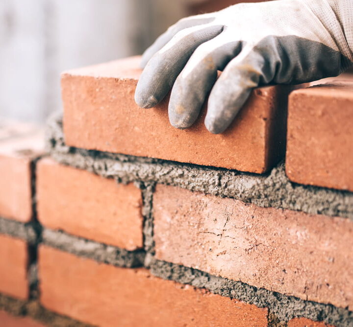 Traditionele bouwmaterialen cement en steen